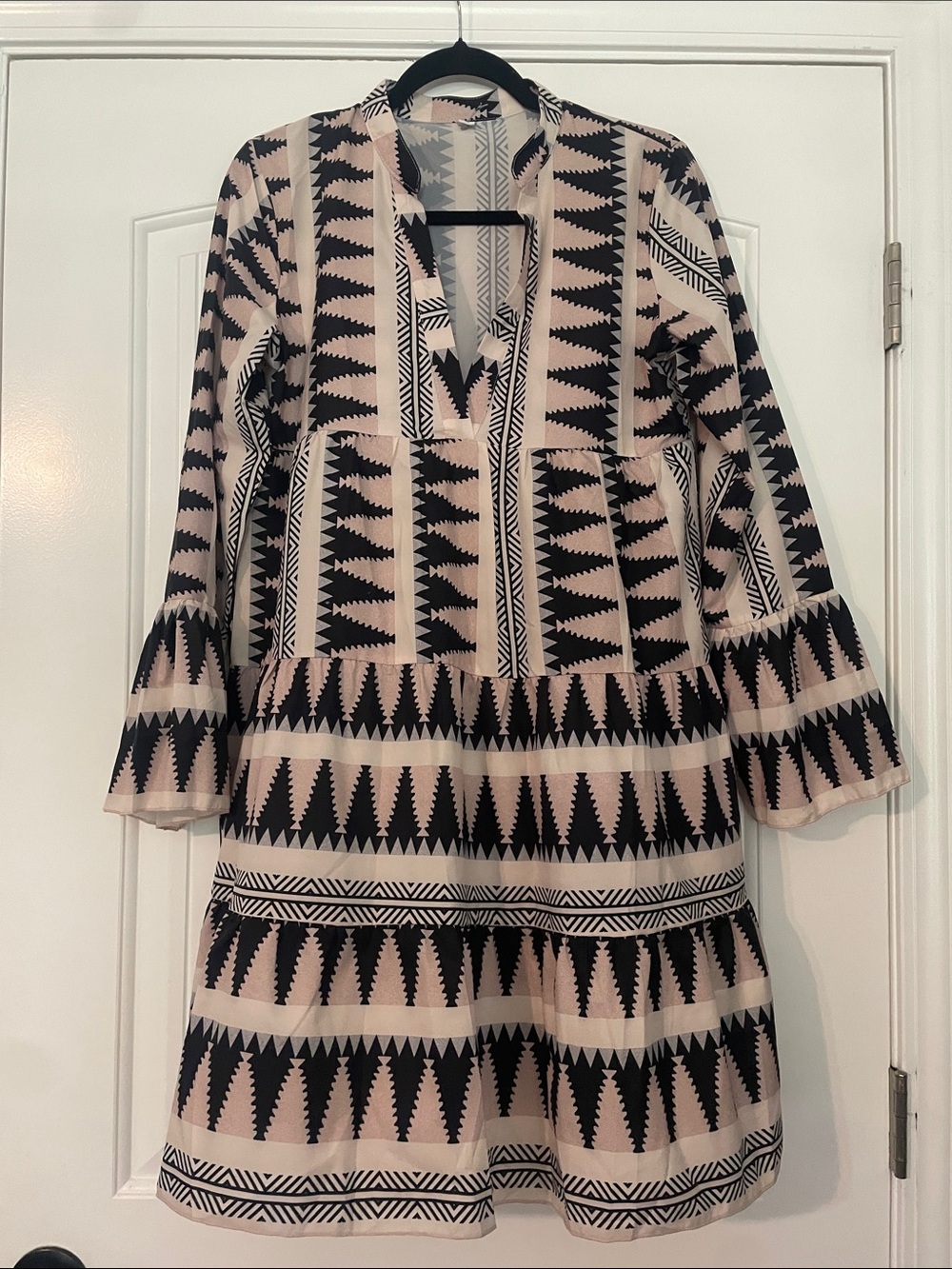 Women’s Black & Cream Geometric V-Neck Dress